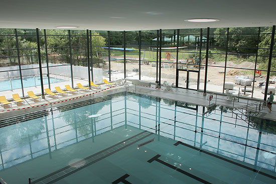 lichtdurchflutet: das Cosimawellenbad eröffnete am 29. Juli 2017 (©Foto: Martin Schmitz)